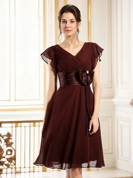 A-Line/Princess V-neck Knee-Length Chiffon Mother of the Bride Dresses With Bow