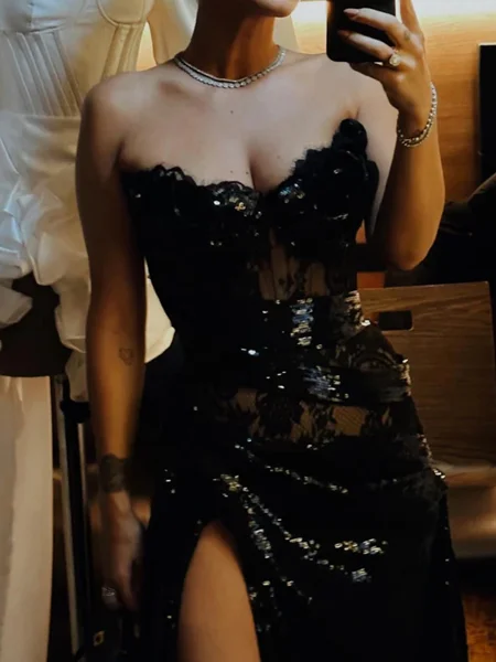 Sheath Straight Appliques...