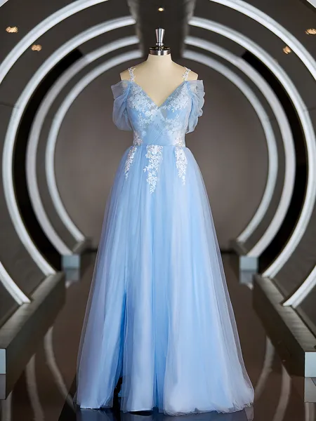 A-Line/Princess V-neck Sweep Train Tulle Prom Dress With Appliques Lace