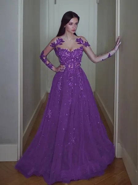 A-Line/Princess Scoop Sweep Train Tulle Prom Dress With Appliques Lace