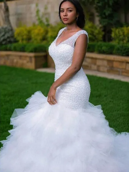 Trumpet/Mermaid V-neck...