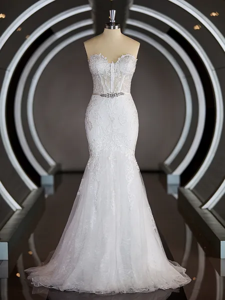 Trumpet/Mermaid Sweetheart Court Train Tulle Wedding Dresses with Appliques Lace