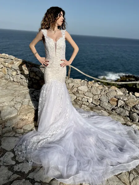 Trumpet/Mermaid Off-the-Shoulder Cathedral Train Tulle Wedding Dress
