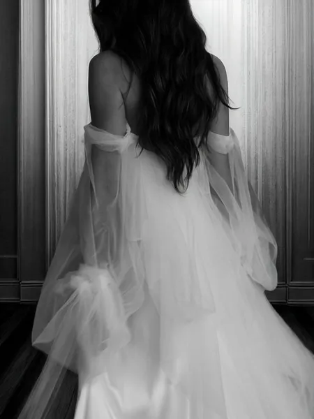 Column Off-the-Shoulder...