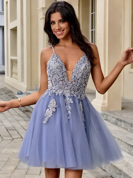 A-line V-neck Appliques Lace Short/Mini Tulle Homecoming Dress