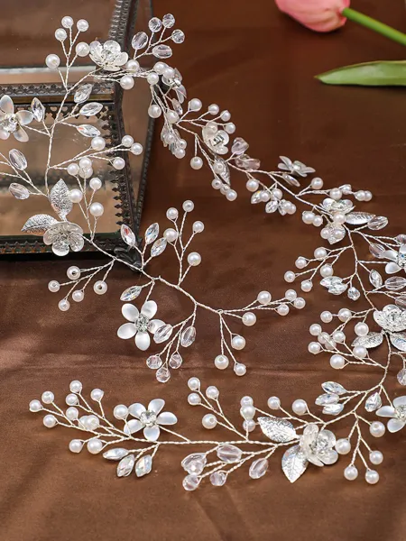 Delicate Imitation Pearl...