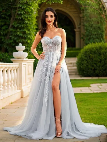 A-Line/Princess Tulle Applique Sweetheart Sleeveless Court Train Porm Dress