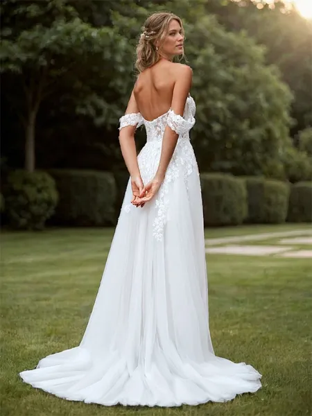 A-line Tulle Appliques Lace...