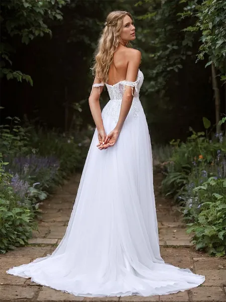 A-line Tulle Appliques Lace...