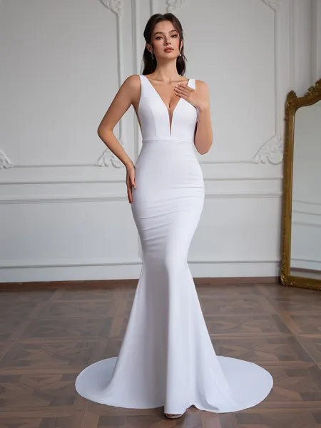 Sheath V-neck Court Train...