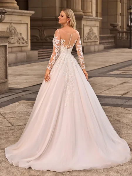 Ball Gown Tulle Scoop Long...