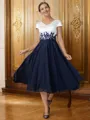 A-Line/Princess V-neck Tea-Length Chiffon Mother of the Bride Dresses Applique