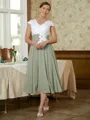 A-Line/Princess V-neck Tea-Length Chiffon Mother of the Bride Dresses With Lace