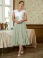 A-Line/Princess V-neck Tea-Length Chiffon Mother of the Bride Dresses With Lace