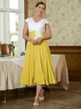 A-Line/Princess V-neck Tea-Length Chiffon Mother of the Bride Dresses With Lace