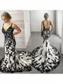Trumpet/Mermaid V-neck Court Train Tulle Wedding Dress with Appliques Lace
