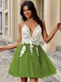 A-line V-neck Appliques Lace Short/Mini Tulle Homecoming Dress