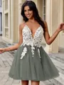 A-line V-neck Appliques Lace Short/Mini Tulle Homecoming Dress
