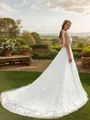 A-Line/Princess Tulle Lace Scoop Sleeveless Chapel Train Wedding Dresses