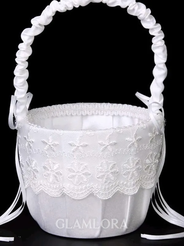 Perfect Flower Basket In Lace With Bowknot