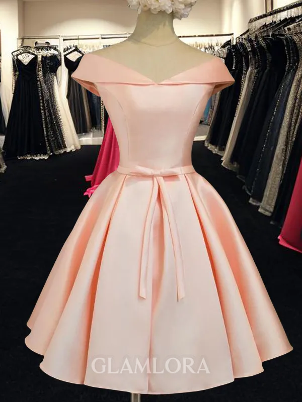 Chic A-line V-Neck Sleeveless Satin Short/Mini Homecoming Dress With Lace