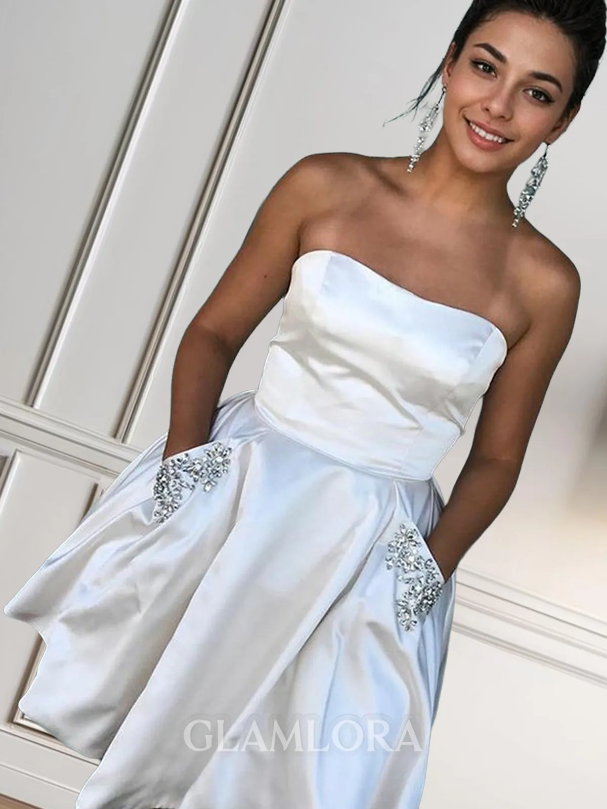 A-line Strapless Dreamy Sleeveless Satin Short/Mini Homecoming Dress With Applique