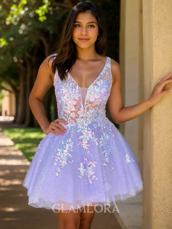 Glam A-line V-neck Tulle Short/Mini Homecoming Dress With Appliques Lace