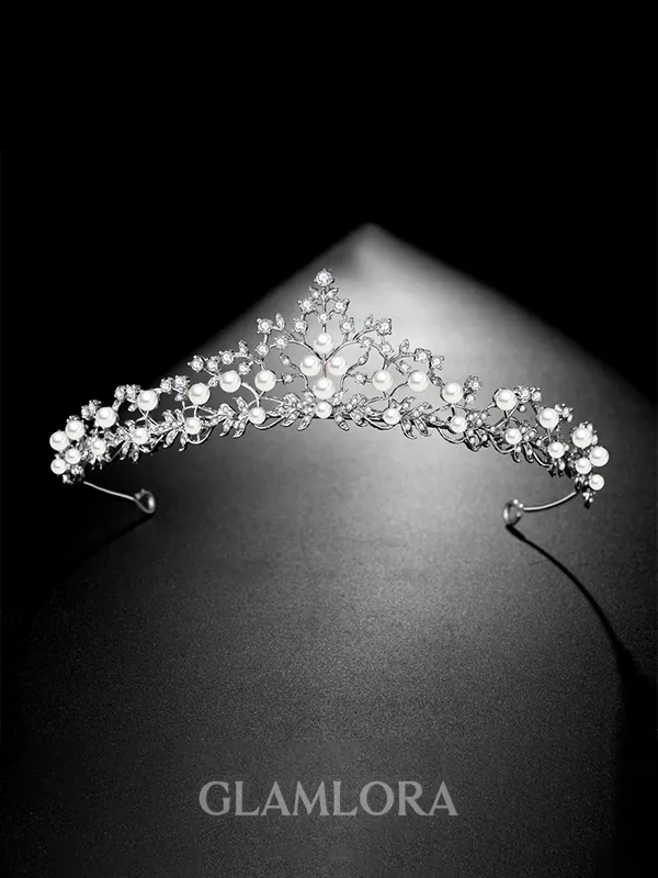 Fascinating Bridal With Pearl Alloy Headpieces