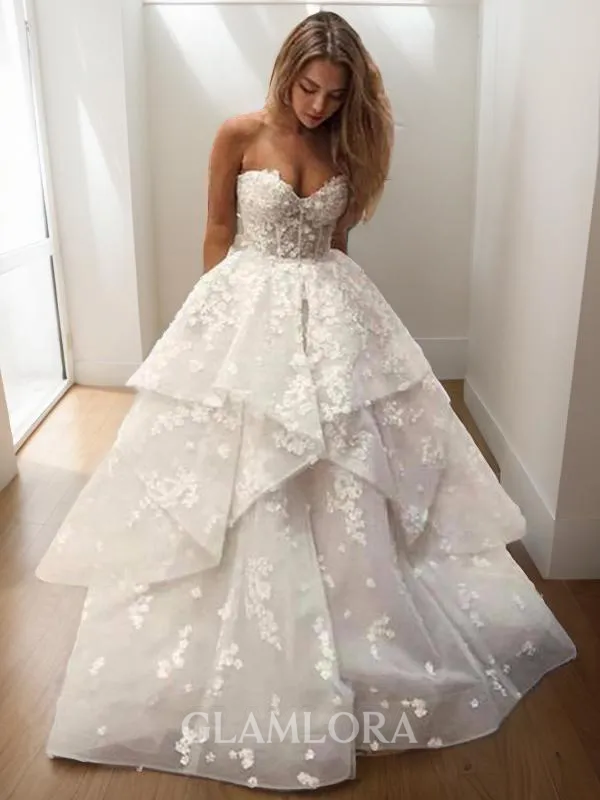 Fairy-tale Ball-Gown Sweetheart Sleeveless Chapel Train Organza Wedding Dress With Applique