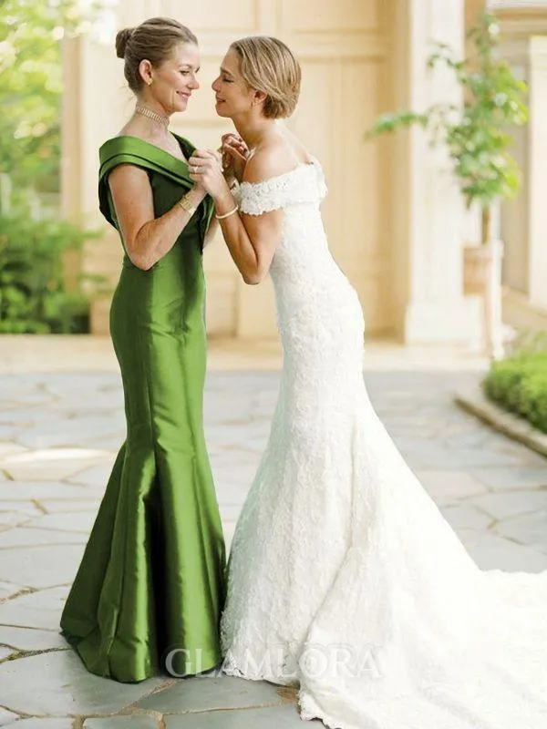 Gorgeous Sheath/Column V-Neck Sleeveless Floor-Length Satin Mother of the Bride Dress