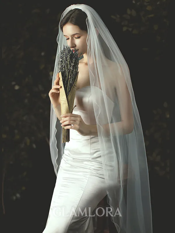 Graceful Tulle Trim Edge/Scalloped Edge Waltz Wedding Veils