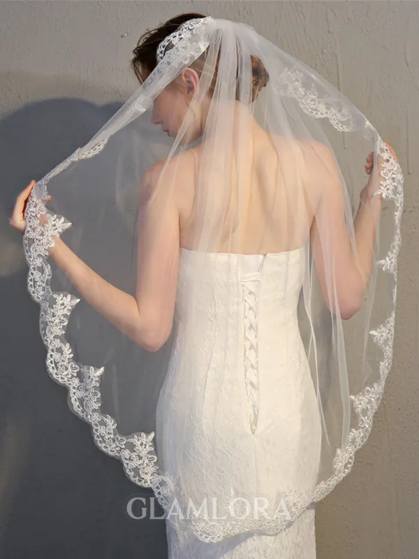 Graceful Tulle With Lace Wedding Veils