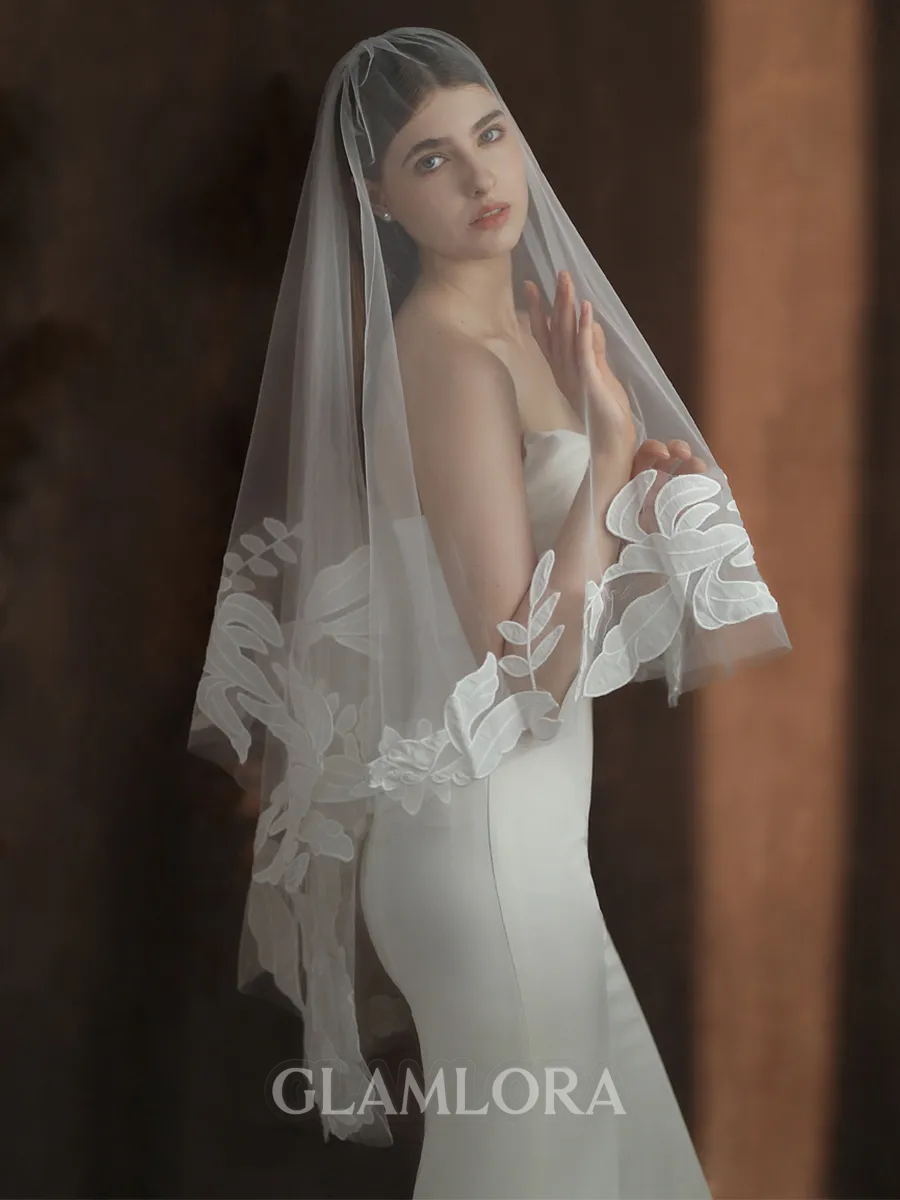 Attractive Tulle Two-Tier Fingertip Bridal Veils