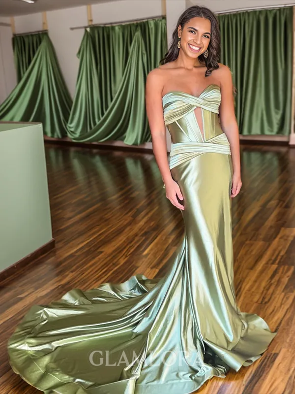 Dreamy Sheath/Column Silk Like Satin Sweetheart Chapel Train Prom Dress With Slit
