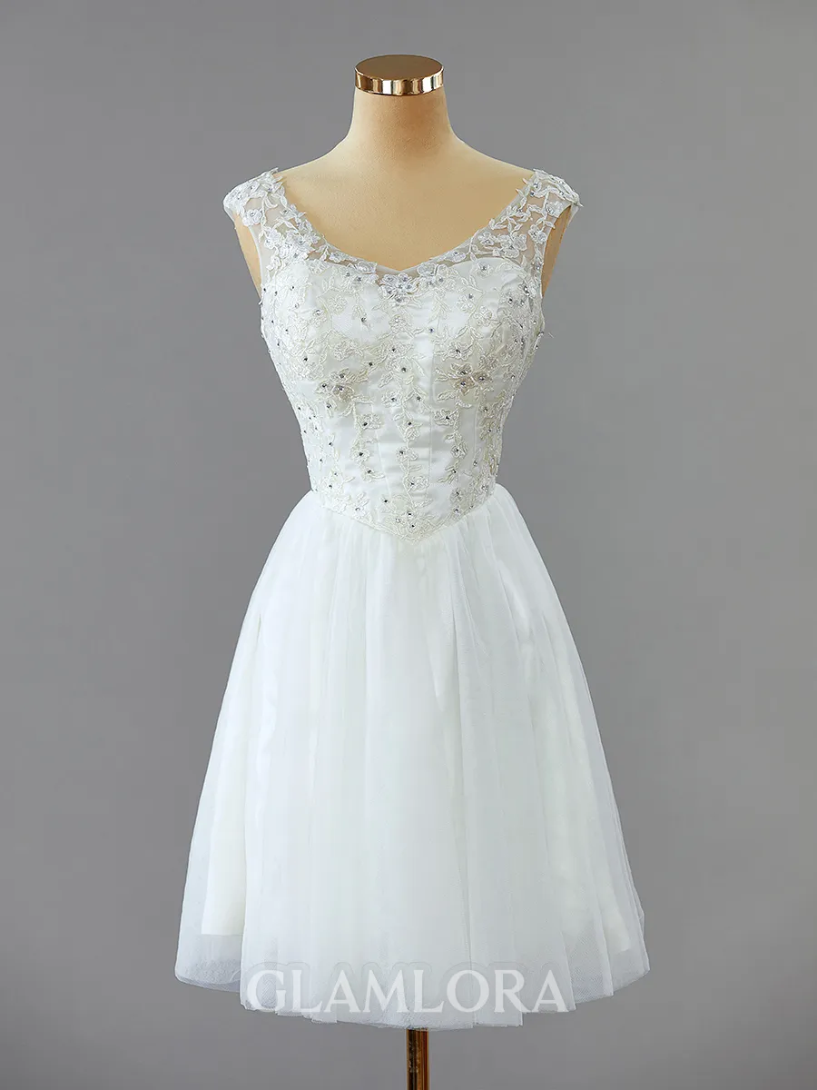 Modest A-line Scoop Tulle Short/Mini Homecoming Dress With Beading