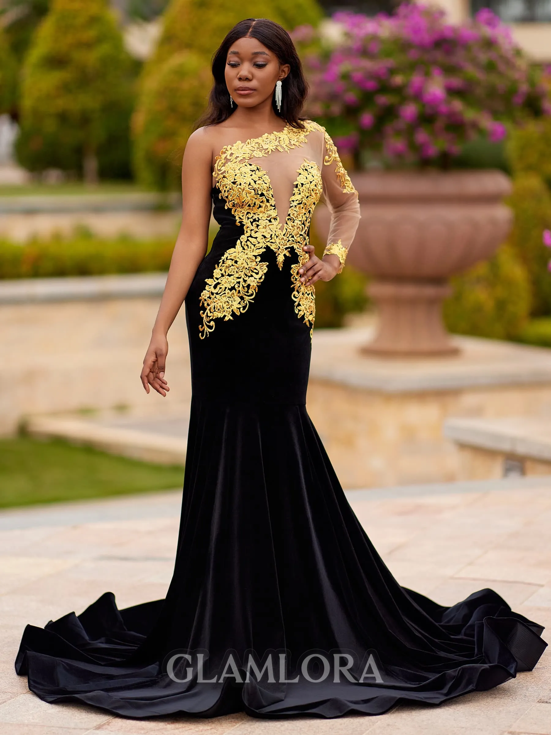 Unforgettable Mermaid One-Shoulder Long Sleeves Appliques Lace Floor-Length Velvet Prom Dress
