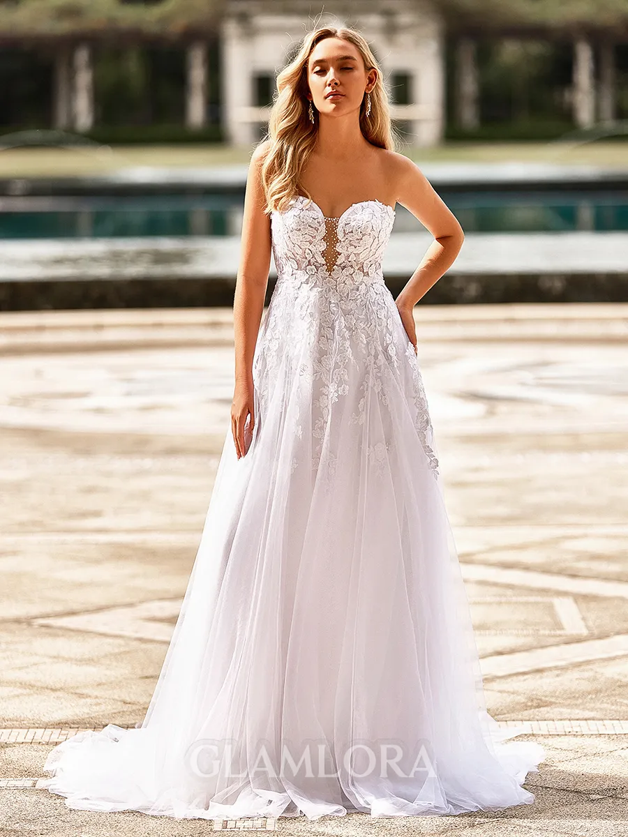 Exquisite A-line Sweetheart Appliques Lace Court Train Tulle Wedding Dress