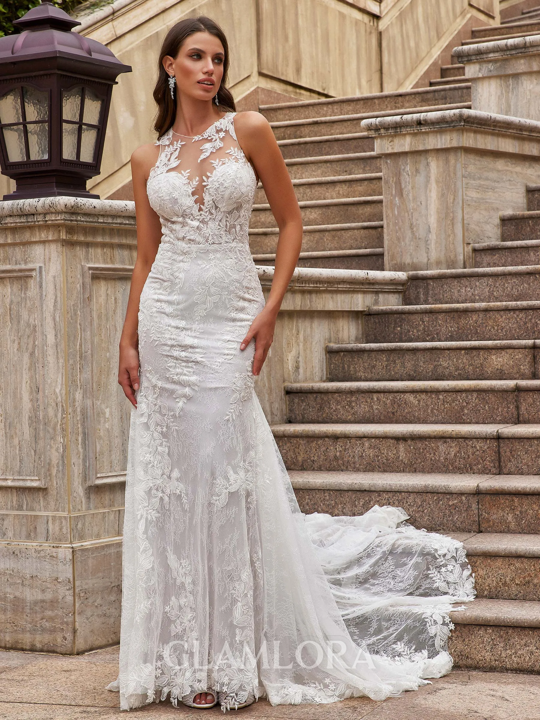 Delicate Sheath/Column Lace Scoop Sleeveless Court Train Wedding Dresses
