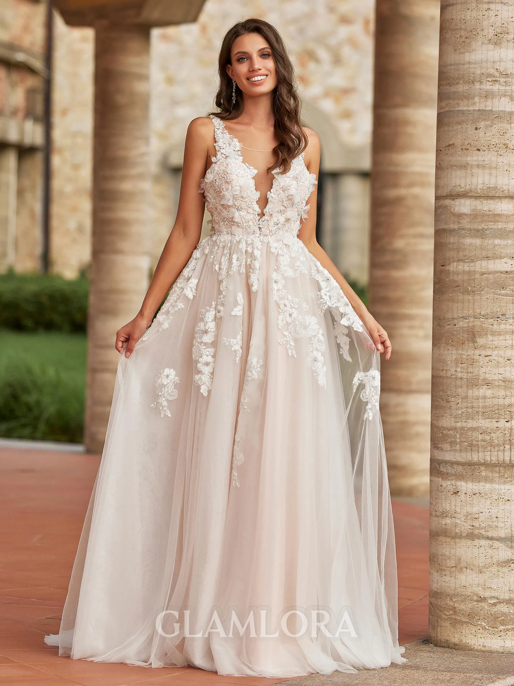 Gorgeous A-Line/Princess Tulle Applique Scoop Sleeveless Sweep/Brush Train Wedding Dresses