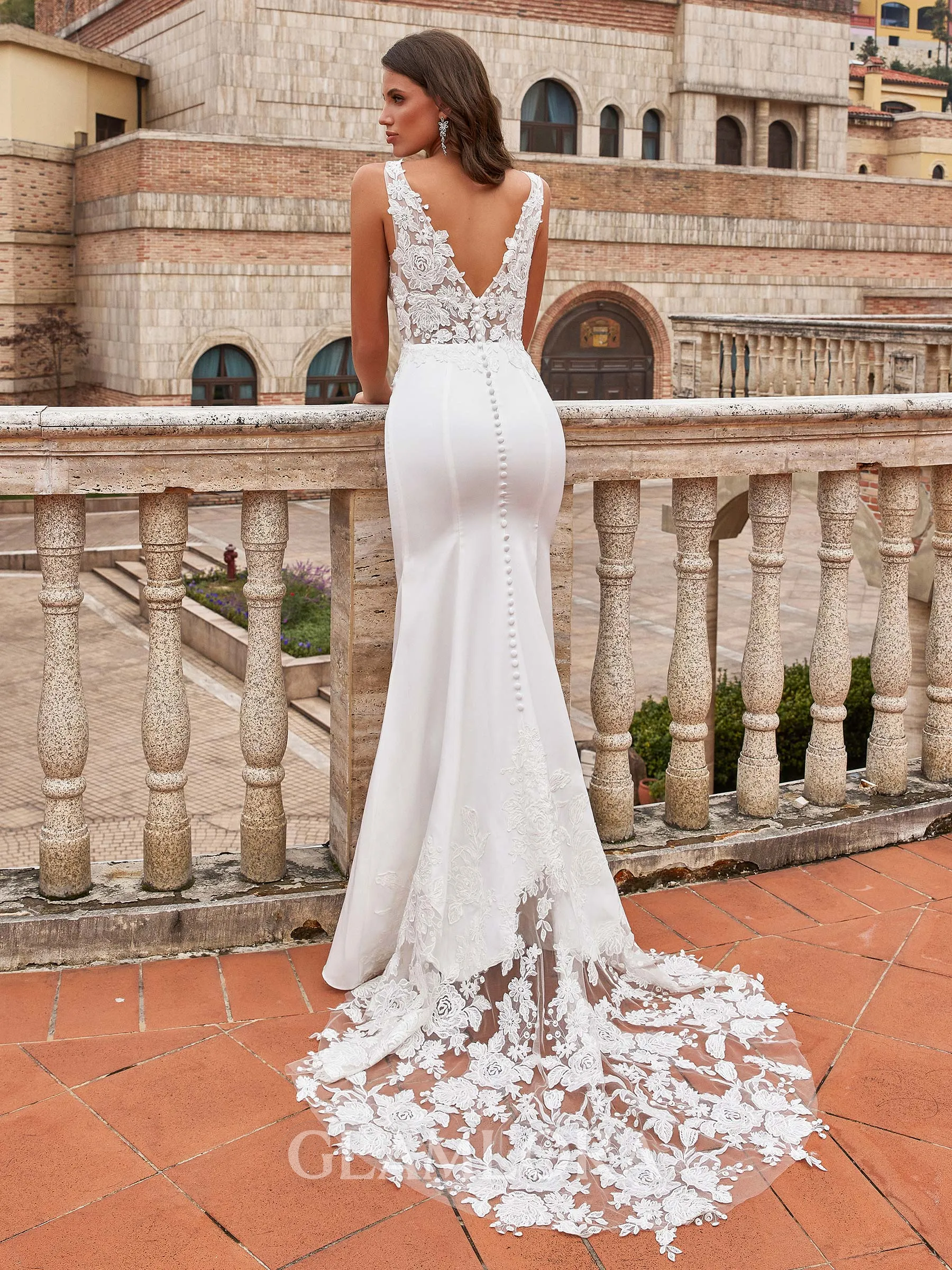 Breathtaking Sheath/Column Stretch Crepe Lace V-Neck Sleeveless Sweep/Brush Train Wedding Dresses