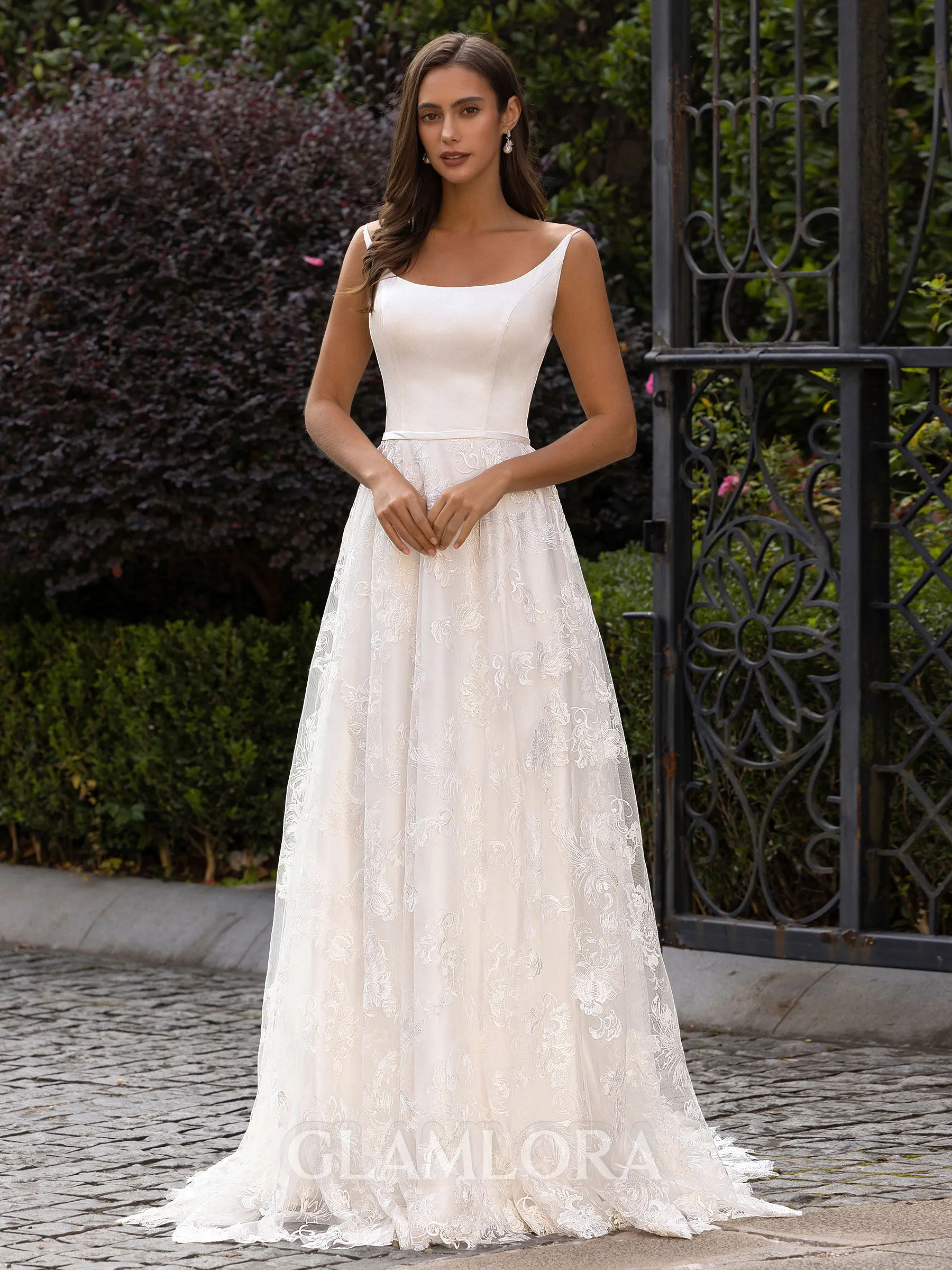 Charming A-Line/Princess Lace Applique Spaghetti Straps Sleeveless Sweep/Brush Train Wedding Dress