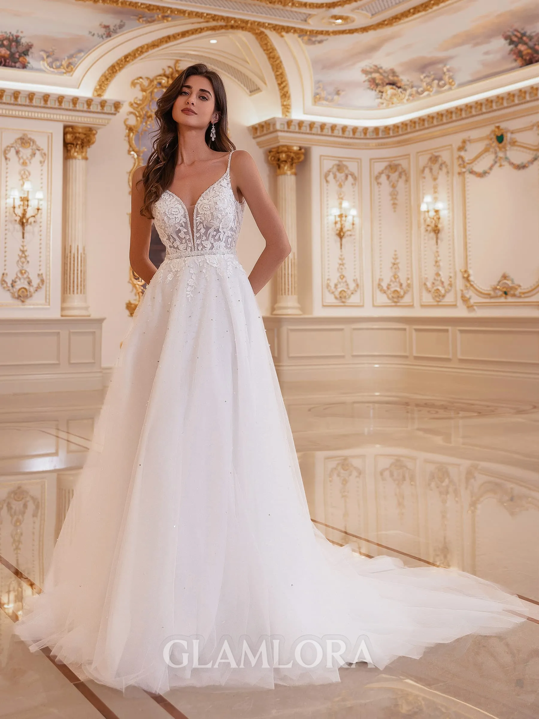 Stylish A-line V-Neck Appliques Lace Chapel Train Tulle Wedding Dress