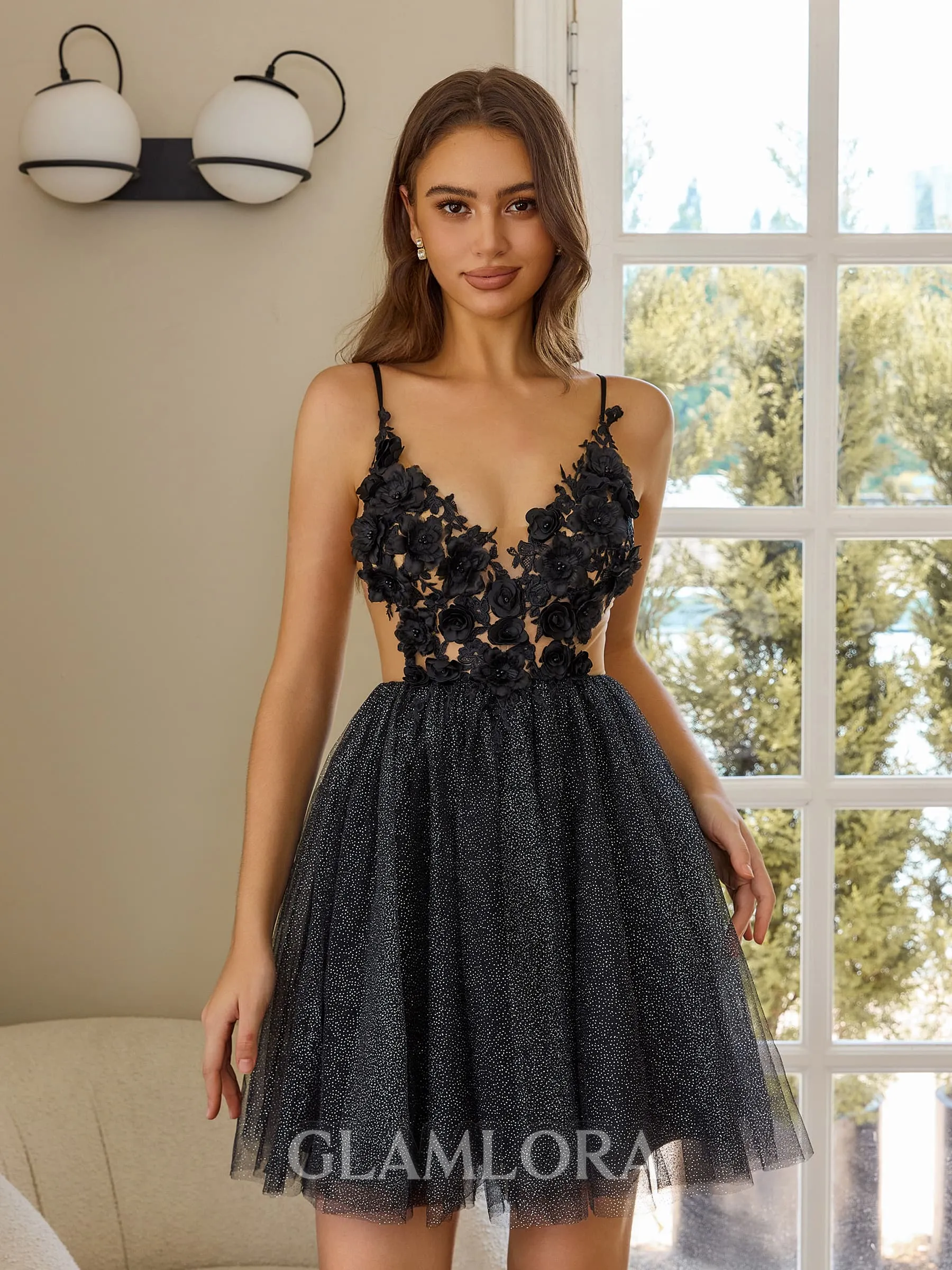 Splendid A-line V-Neck Appliques Lace Short/Mini Tulle Corset Homecoming Dress