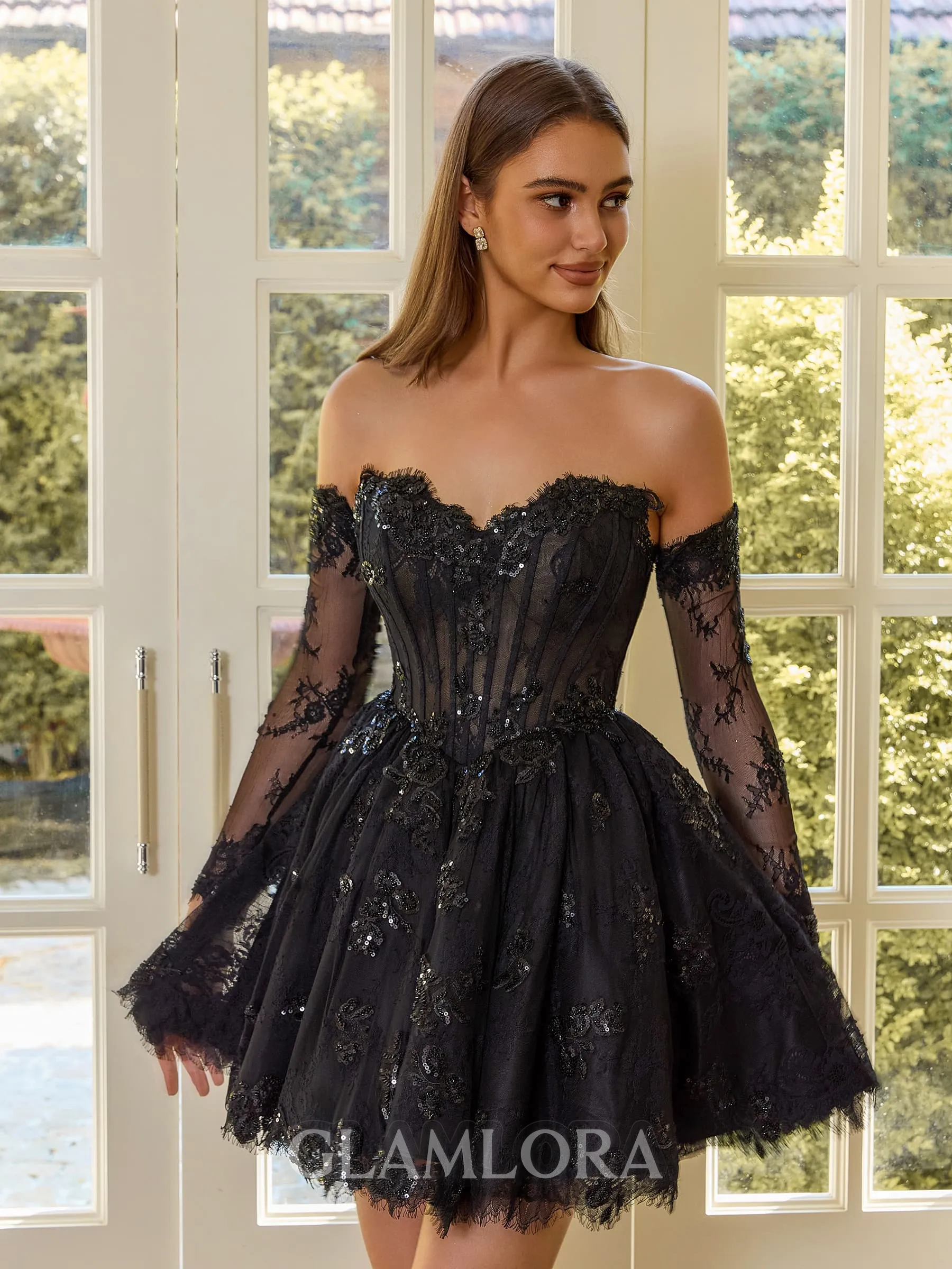 Graceful Ball-Gown Sweetheart Long Sleeves Appliques Lace Short/Mini Lace Corset Homecoming Dress