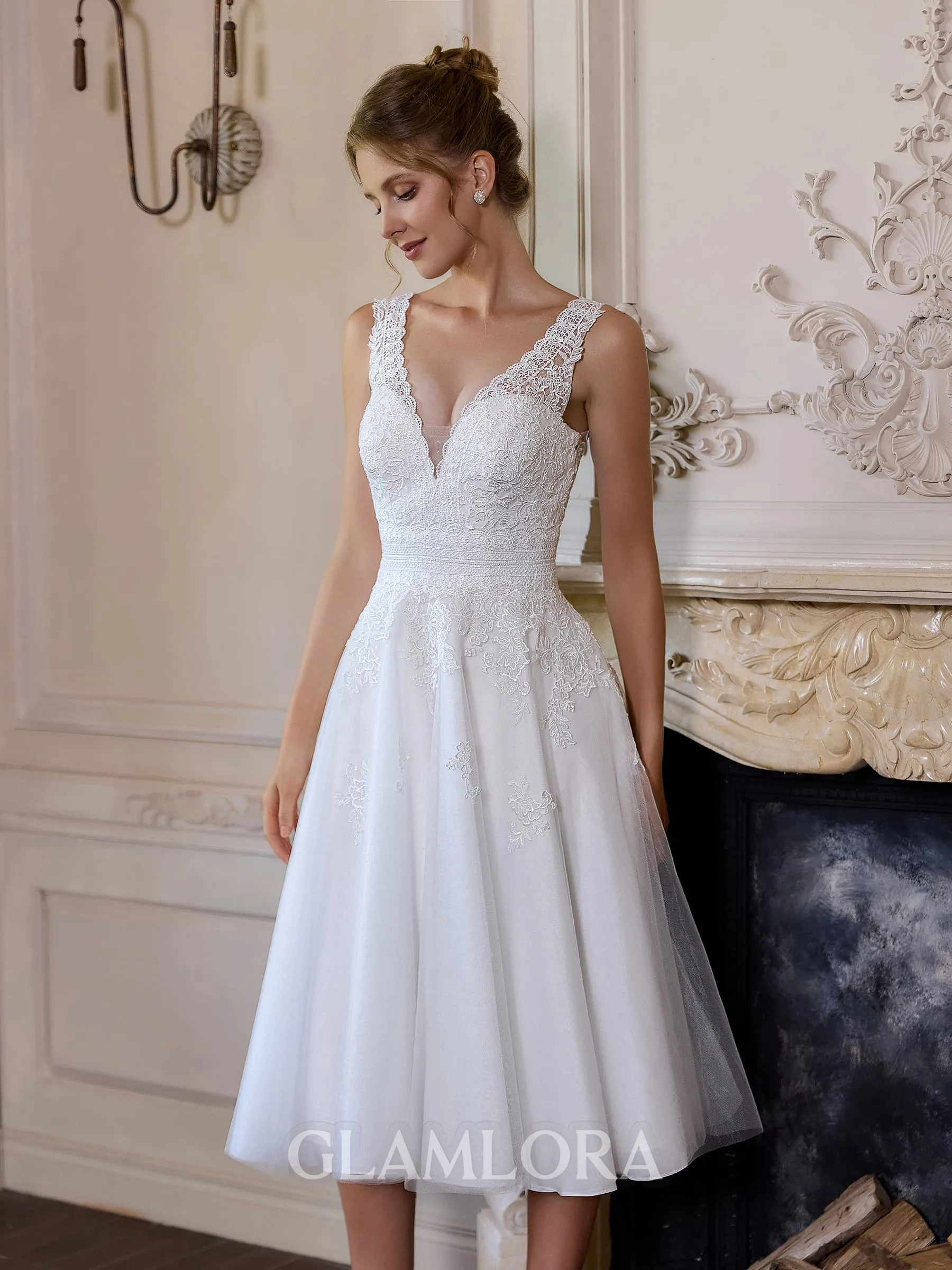 Perfect A-line V-Neck Appliques Lace Knee-Length Tulle Wedding Dress