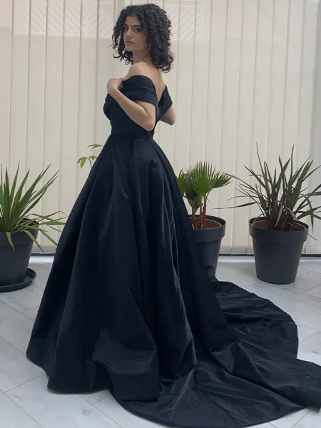 Unique Ball-Gown...