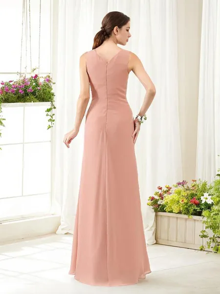 Chic Sheath/Column V-Neck...