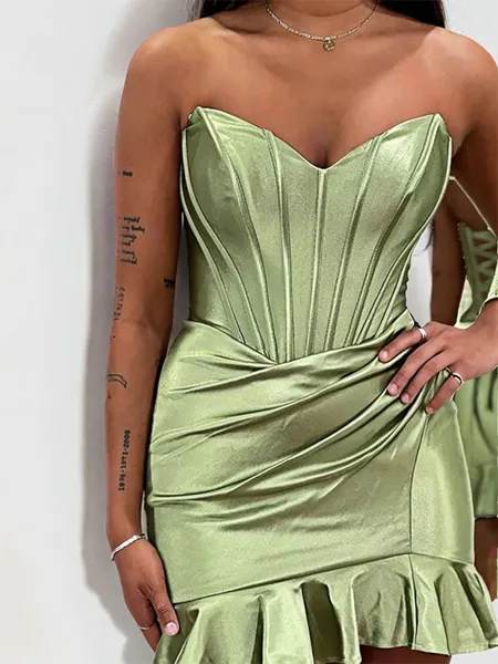 Stunning Sheath Sweetheart...