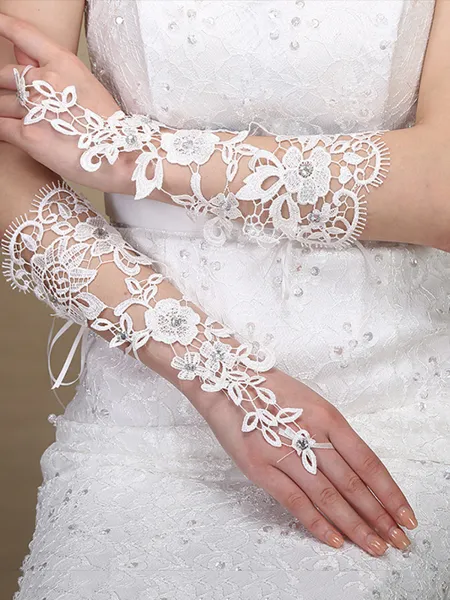 Attractive Lace Wedding Gloves