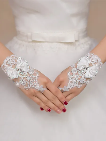Chic Lace Bowknot Wedding...